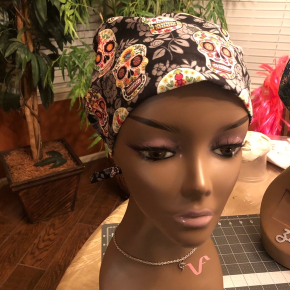 Medium sized skull design scrub cap - Picture 3 of 3